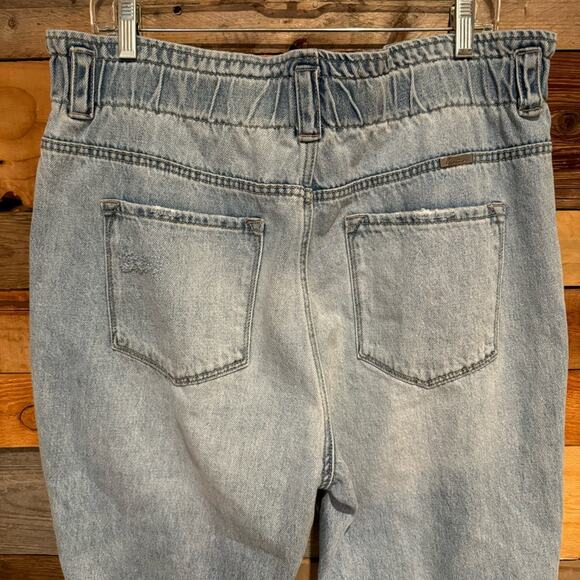 KanCan Bronte Ultra High Rise Paperbag Mom Jeans Light Wash Size 15/31 Trendy - Picture 13 of 16